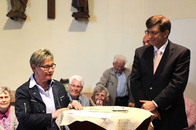 Gertrud Müller sprach im Namen der Bürger für Hornau