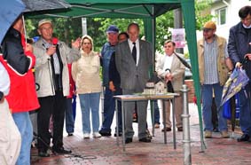 Dieter Trippe beim Brückenfest