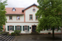 Das Gesindehaus des ehemaligen Hofgutes Gagern mit neuem Anstrich &ndash; einmal mehr ein Schmuckst&uuml;ck in Hornau.