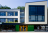 Die Hornauer Grundschule in der Rothebergstraße erhielt zum Anfang des Schuljahres 2009/10 eine Erweiterung. Der neue Geb&auml;udeteil umfasst die Aula, eine Klasse, den Kunst- und Werkraum und die Betreuung.