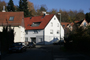 In der Kurve der Hornauer Straße: Bis 1970 betrieb hier Franz Estenfelder seine B&auml;ckerei samt M&uuml;hle.
