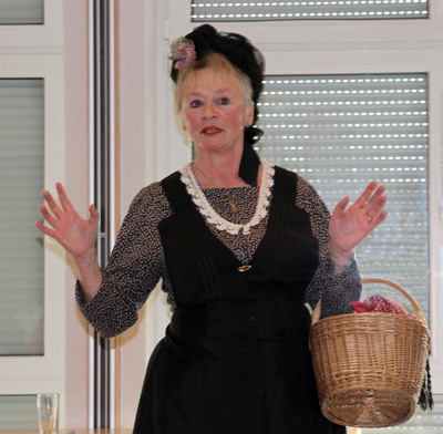 Christa Wittekind entführte die Zuhörer in alte Hornauer Zeiten.